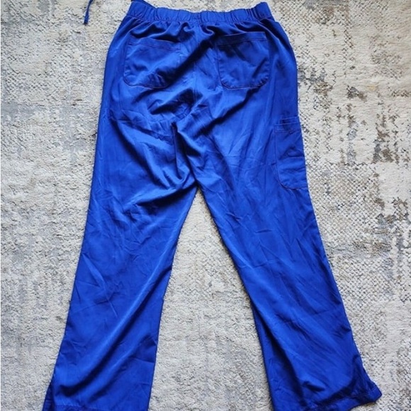 Healing Hands 3-piece scrub set - Picture 5 of 8